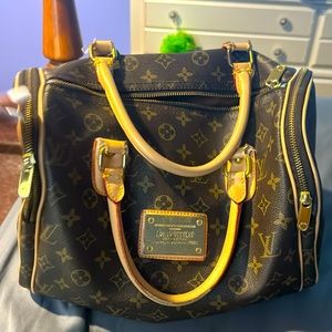 Louis Vuitton purse